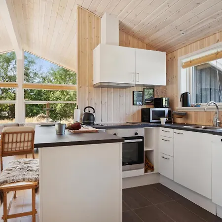 3 Bedroom Awesome In Ferienhaus *