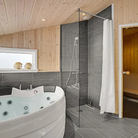 3 Bedroom Awesome In *