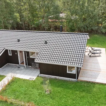 3 Bedroom Awesome In Holiday home